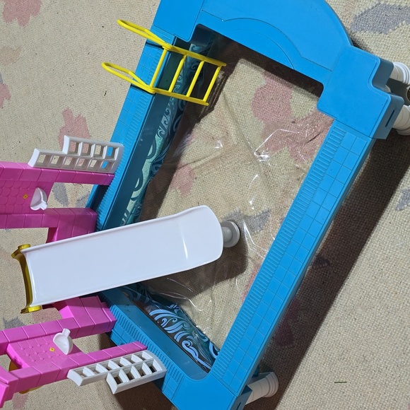 Vintage 2000 Barbie Swimming Pool with Slide - Picture 4 of 4